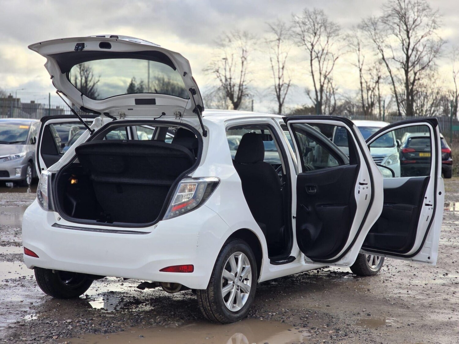 Used Toyota Yaris 2014 for sale - 78190756: Photo 18