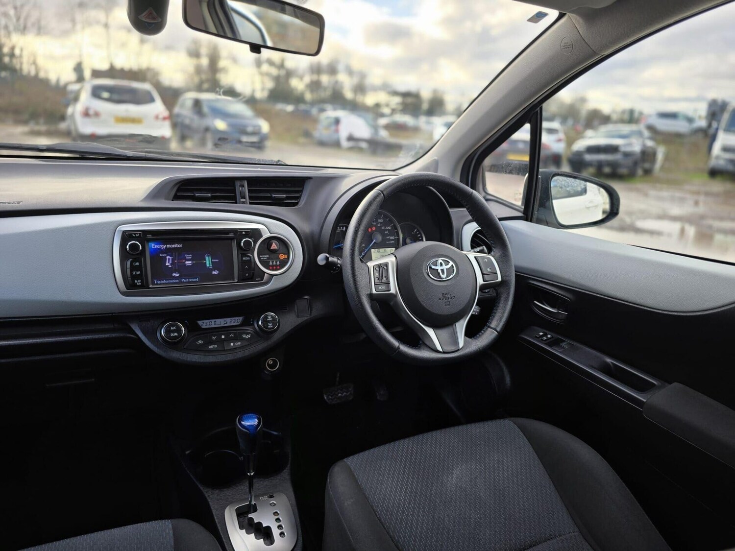 Used Toyota Yaris 2014 for sale - 78190756: Photo 25