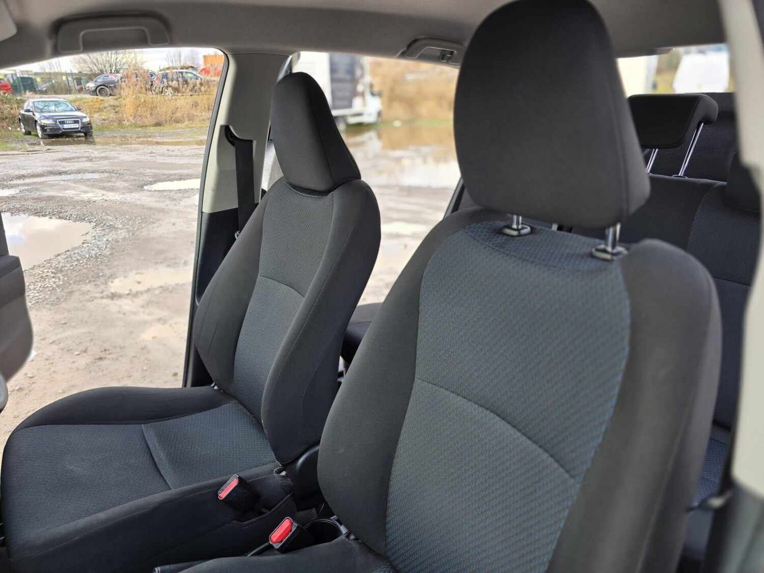 Used Toyota Yaris 2014 for sale - 78190756: Photo 41