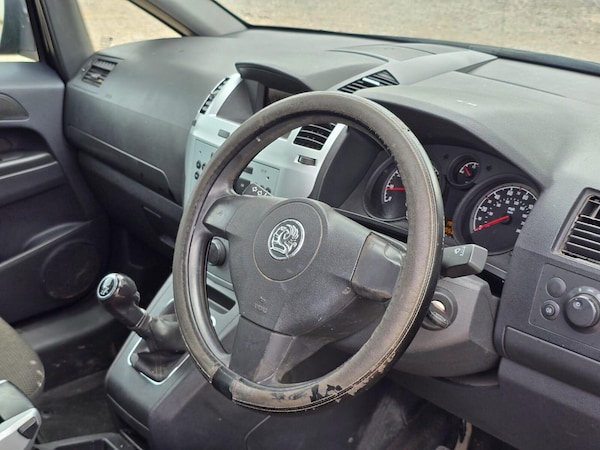 Used Vauxhall Zafira 2010 for sale - 75712236: Photo 12
