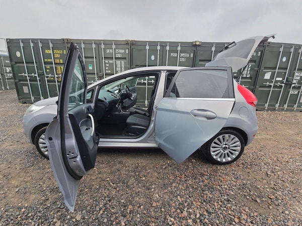 Used Ford Fiesta 2011 for sale - 76101197: Photo 11