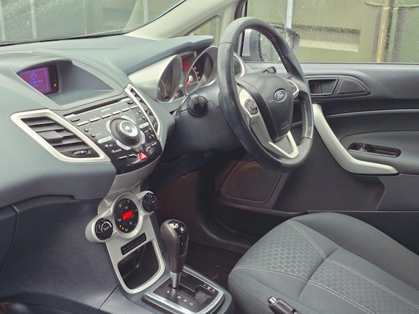 Used Ford Fiesta 2011 for sale - 76101197: Photo 21