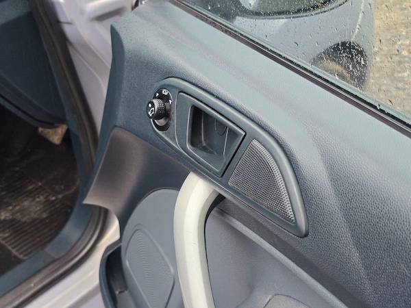 Used Ford Fiesta 2011 for sale - 76101197: Photo 28