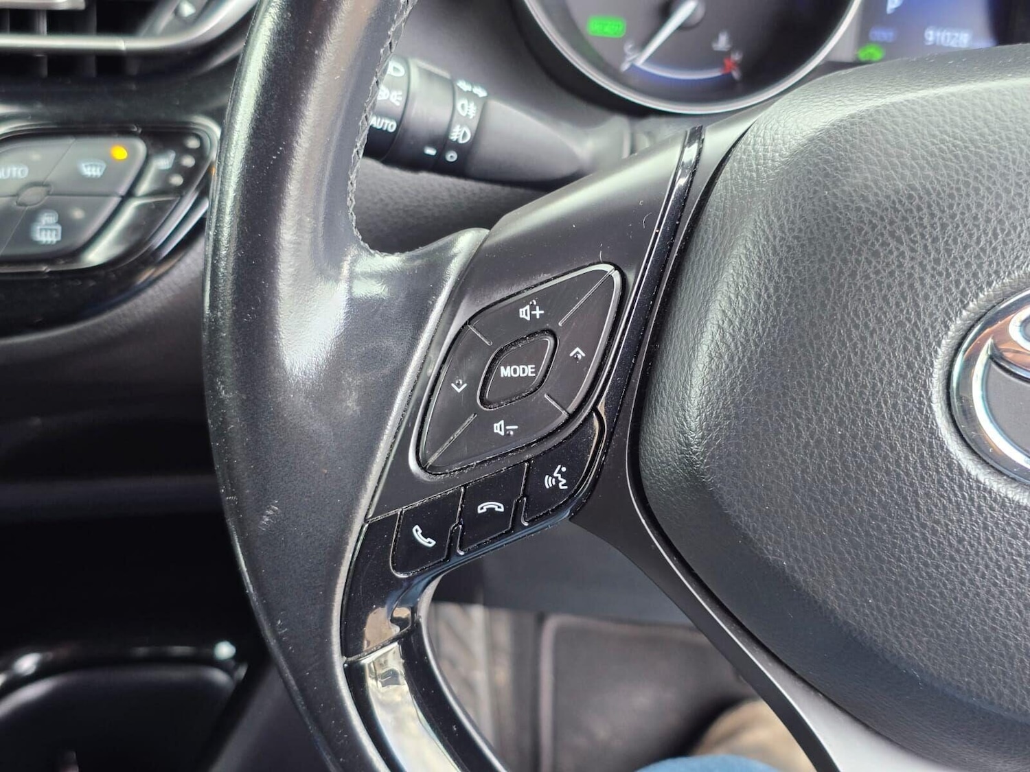 Used Toyota C-HR 2017 for sale - 76578233: Photo 30