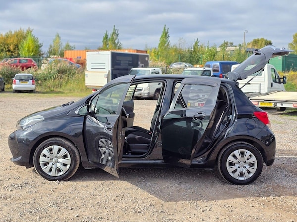 Used Toyota Yaris 2015 for sale - 75789768: Photo 10