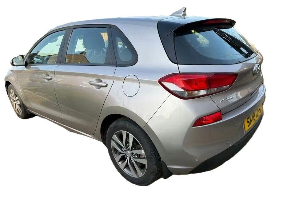 Used Hyundai i30 2018 for sale - 77997096: Photo 3