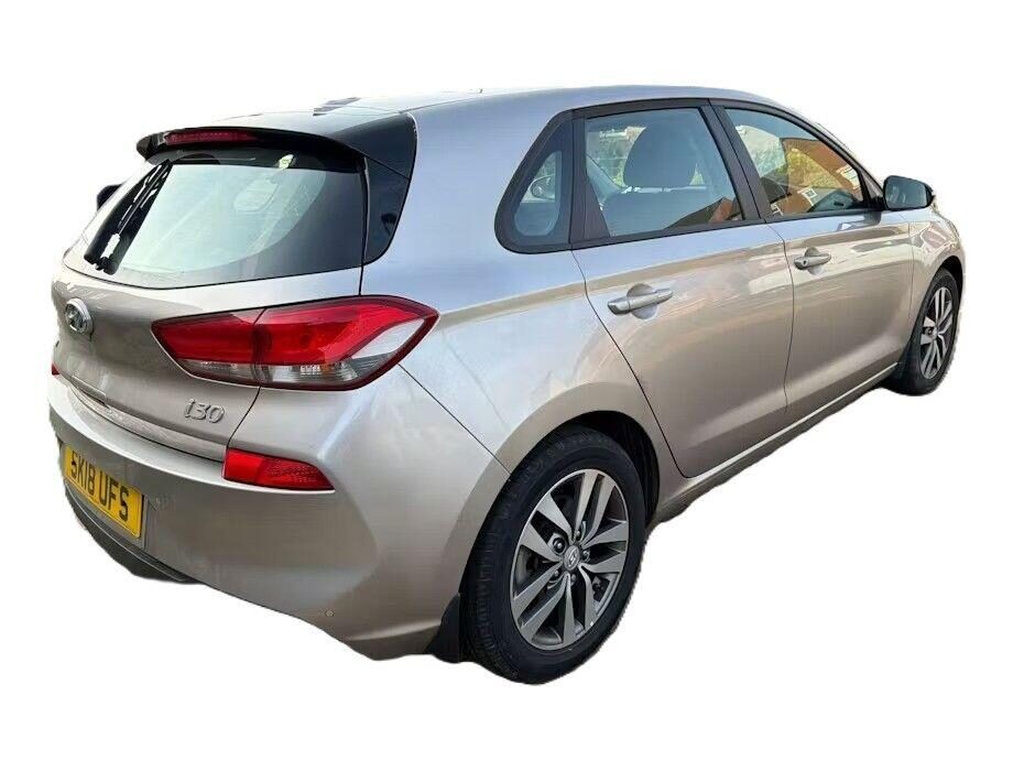 Used Hyundai i30 2018 for sale - 77997096: Photo 4