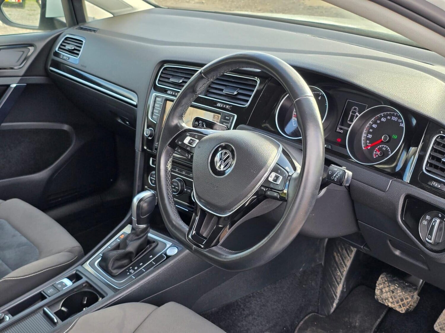 Used Volkswagen Golf 2015 for sale - 76181262: Photo 23