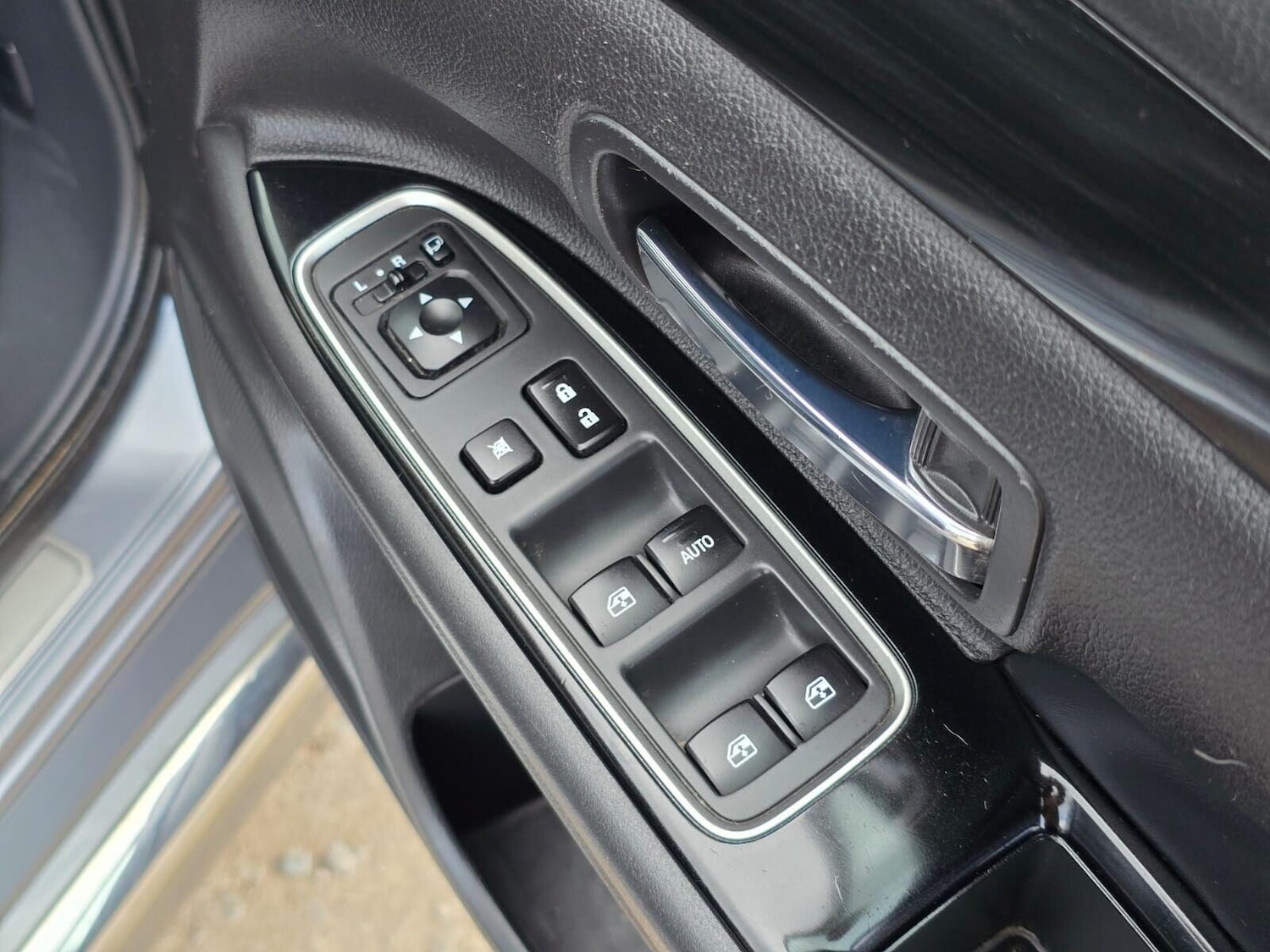 Used Mitsubishi Outlander 2016 for sale - 75948168: Photo 31