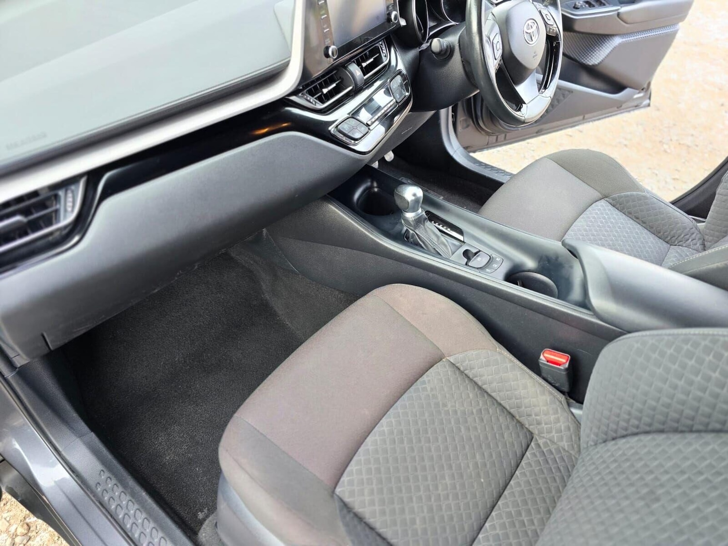 Used Toyota C-HR 2020 for sale - 76891678: Photo 31