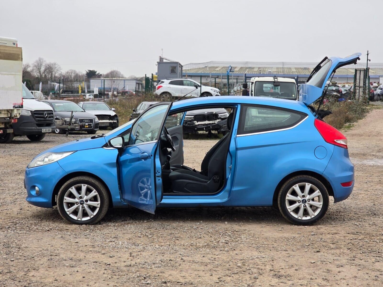 Used Ford Fiesta 2010 for sale - 77124095: Photo 11