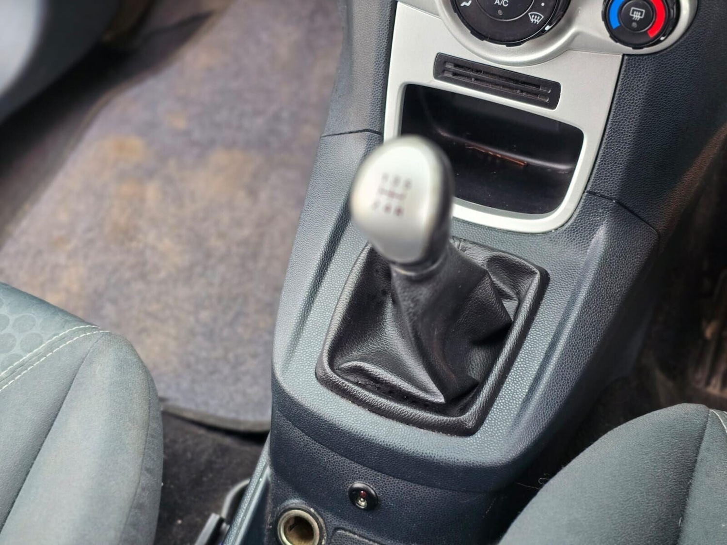 Used Ford Fiesta 2010 for sale - 77124095: Photo 18