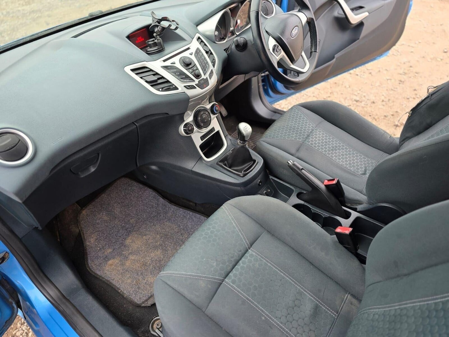 Used Ford Fiesta 2010 for sale - 77124095: Photo 31