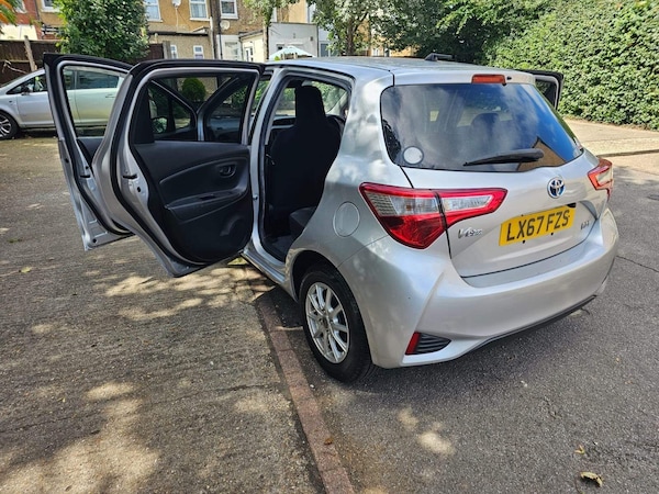 Used Toyota Yaris 2018 for sale - 75426639: Photo 28