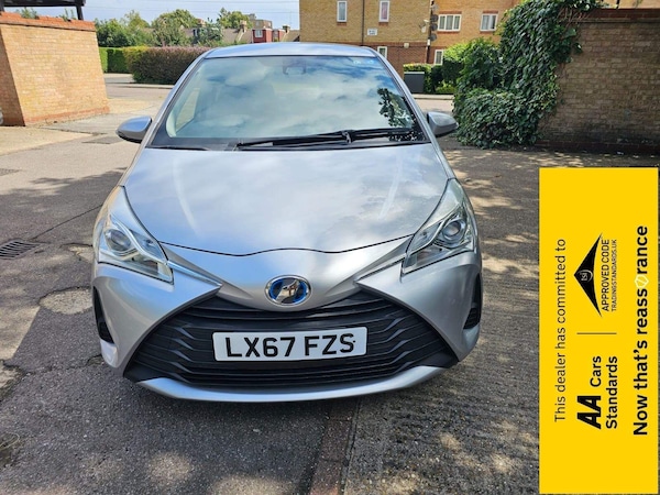 Used Toyota Yaris 2018 for sale - 75426639: Photo 2