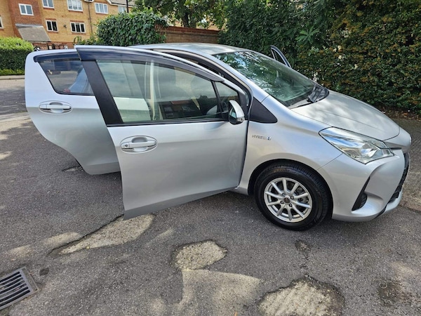 Used Toyota Yaris 2018 for sale - 75426639: Photo 44