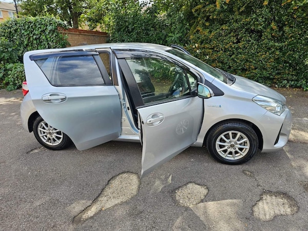 Used Toyota Yaris 2018 for sale - 75426639: Photo 46