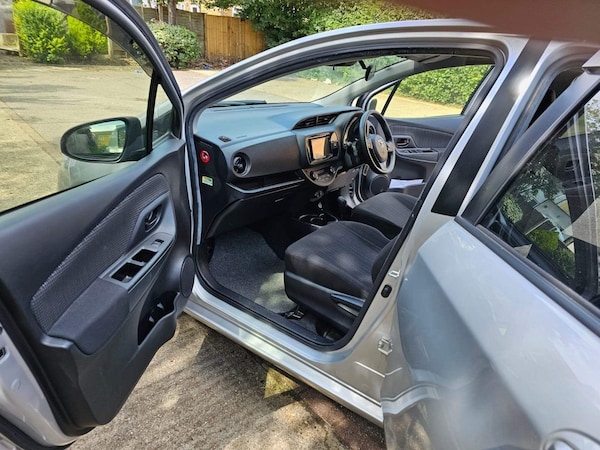 Used Toyota Yaris 2018 for sale - 75426639: Photo 74