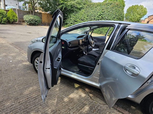 Used Toyota Yaris 2018 for sale - 75426639: Photo 92
