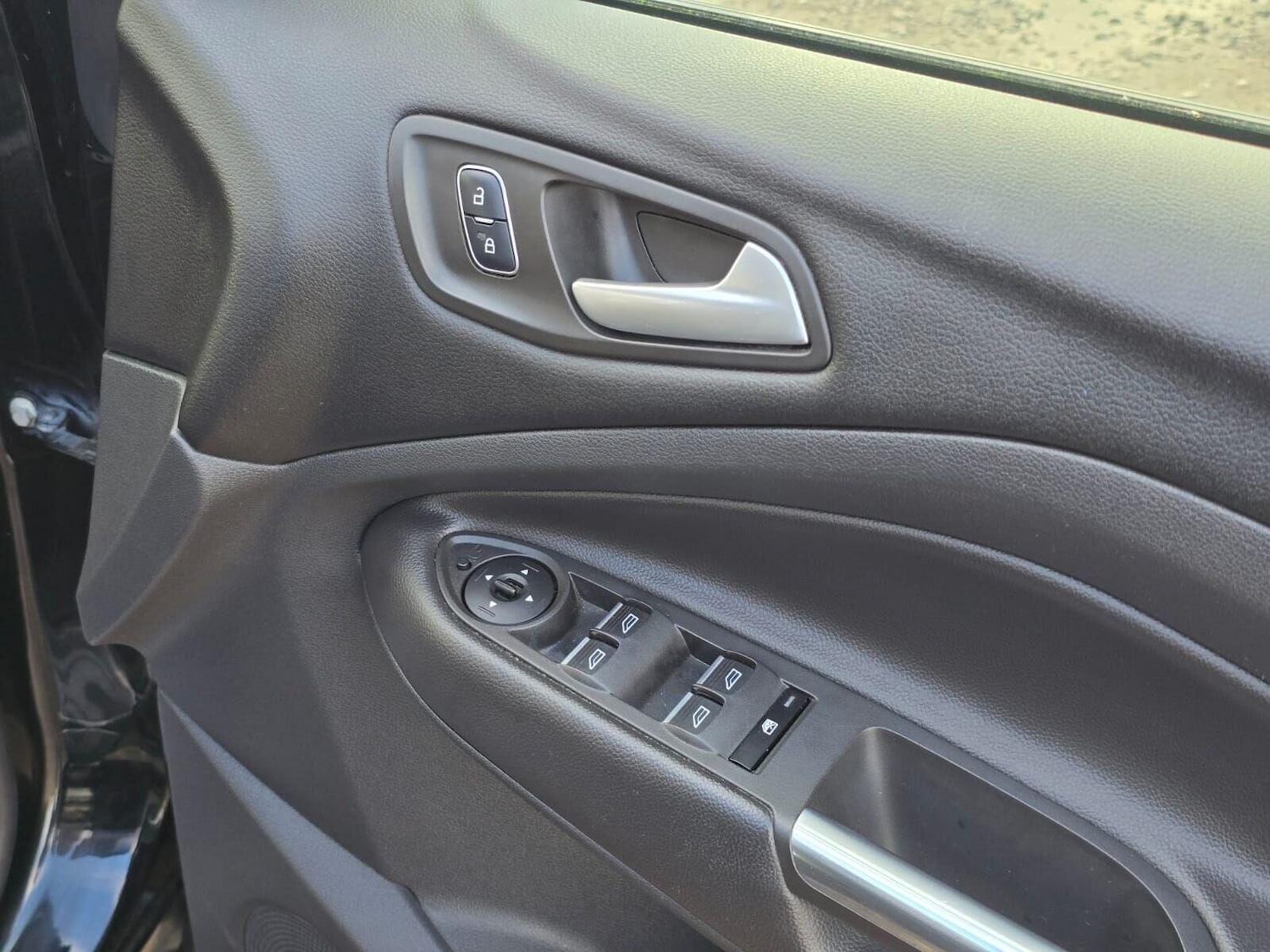 Used Ford Kuga 2017 for sale - 76863101: Photo 31