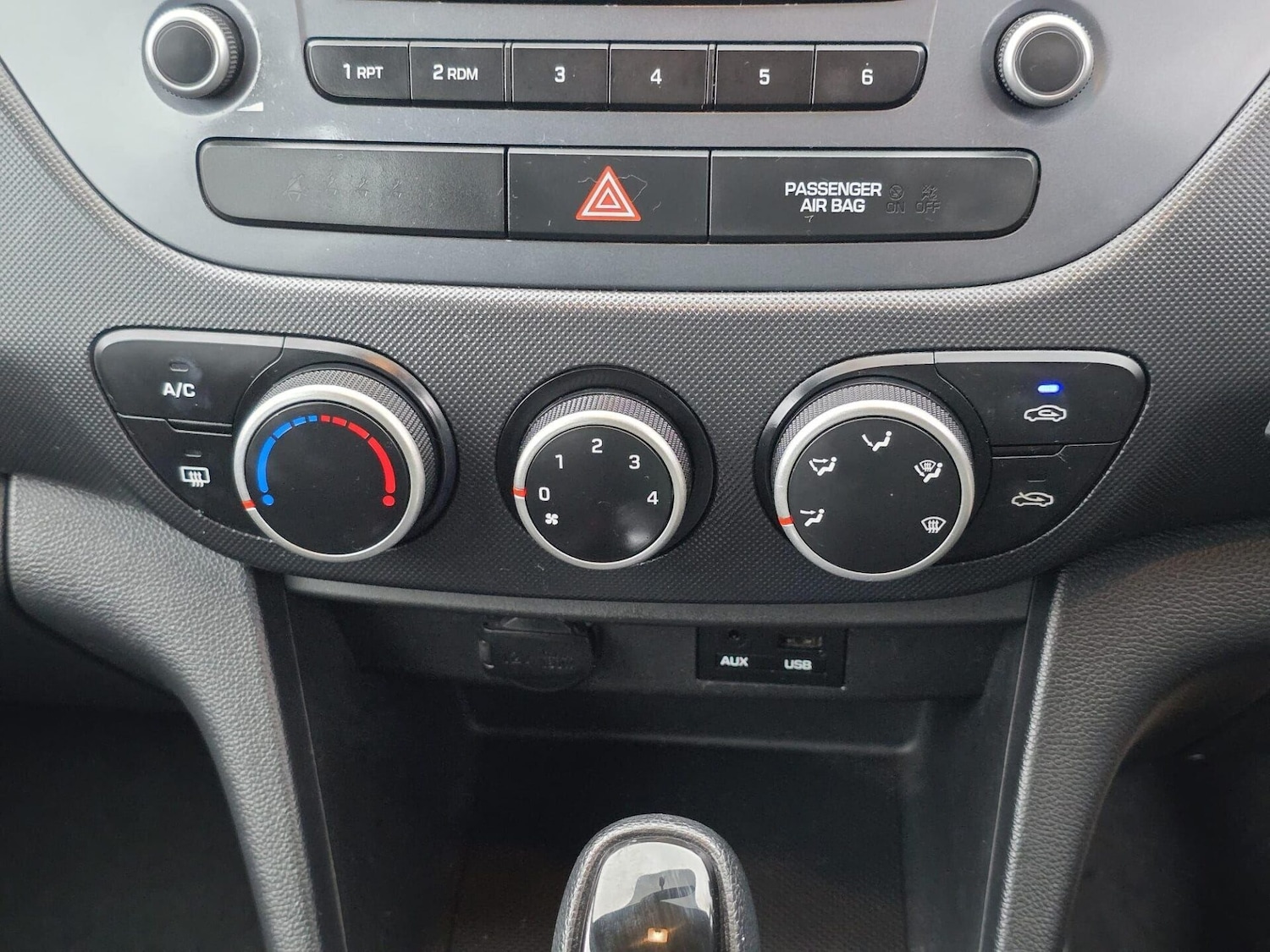 Used Hyundai i10 2018 for sale - 77319386: Photo 30