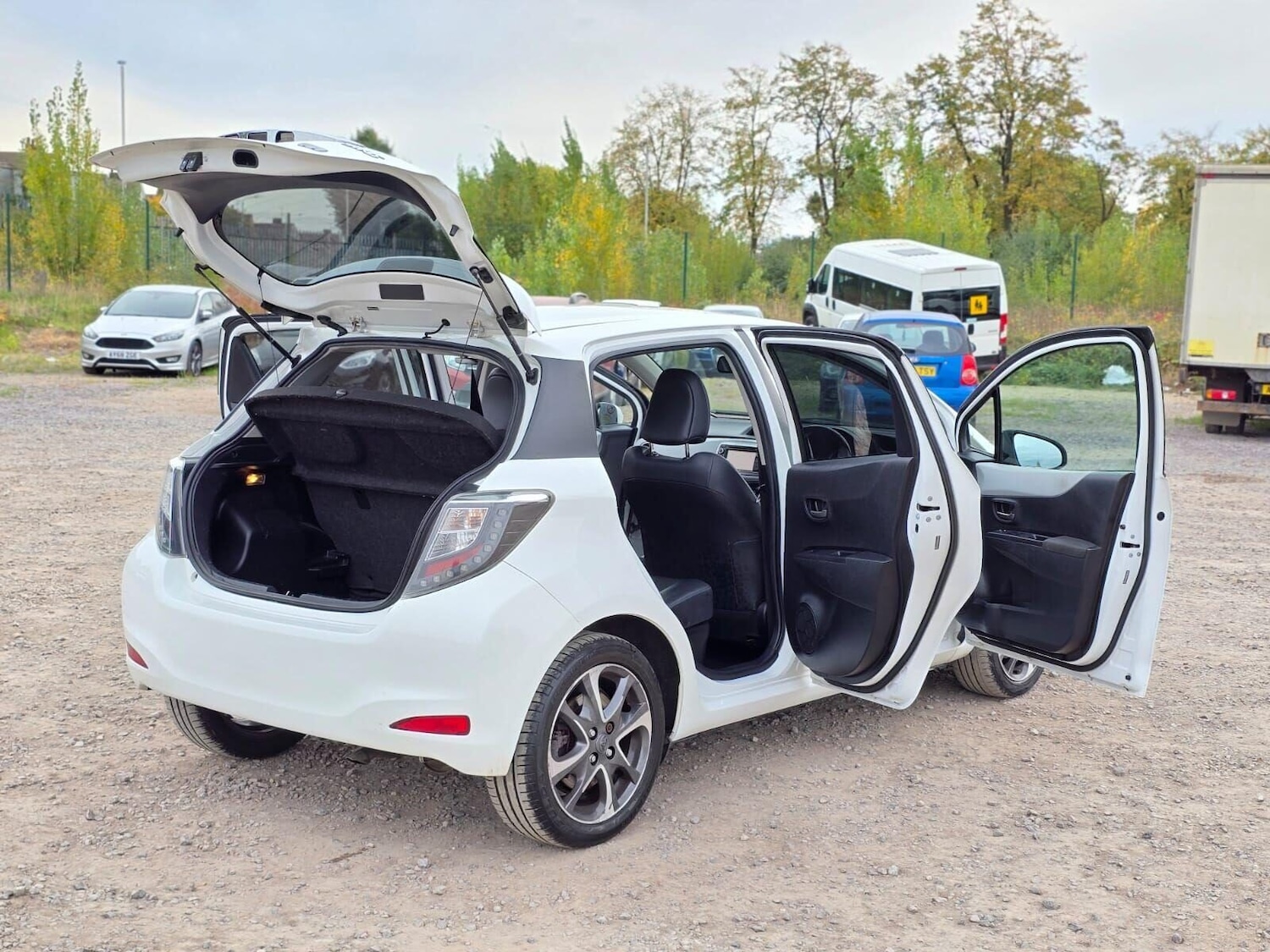 Used Toyota Yaris 2014 for sale - 76224510: Photo 13