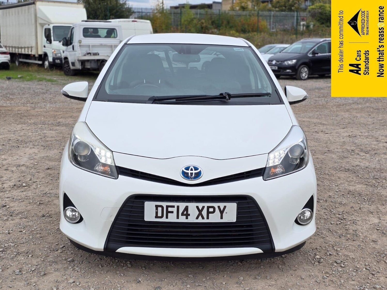 Used Toyota Yaris 2014 for sale - 76224510: Photo 2