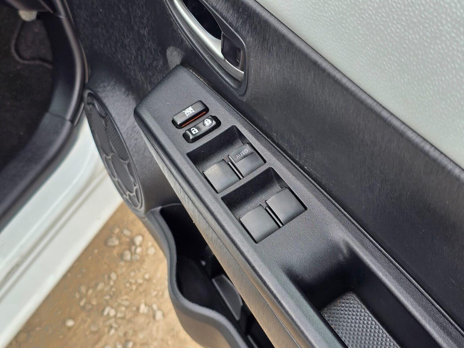 Used Toyota Yaris 2014 for sale - 76224510: Photo 25