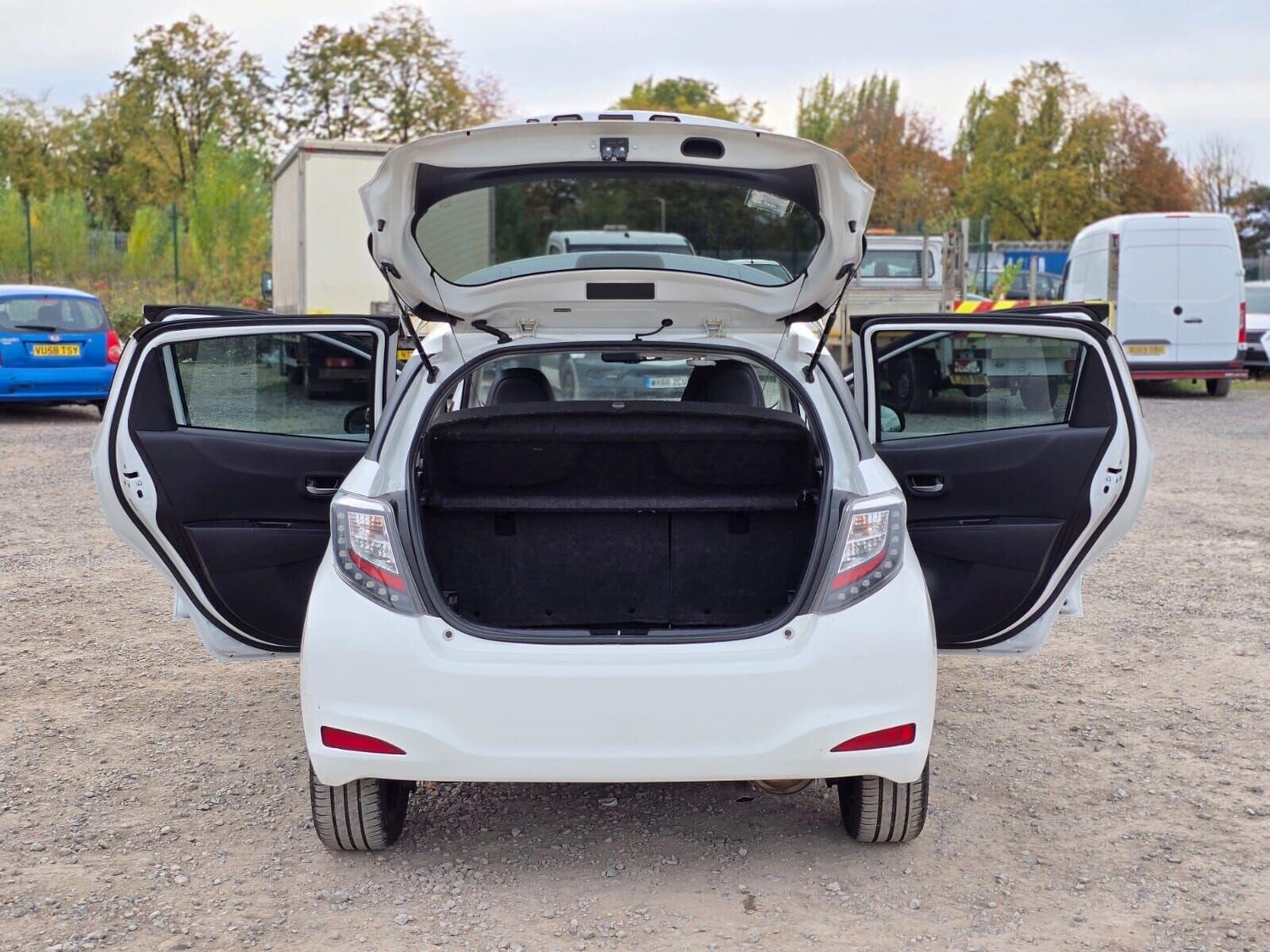 Used Toyota Yaris 2014 for sale - 76224510: Photo 30