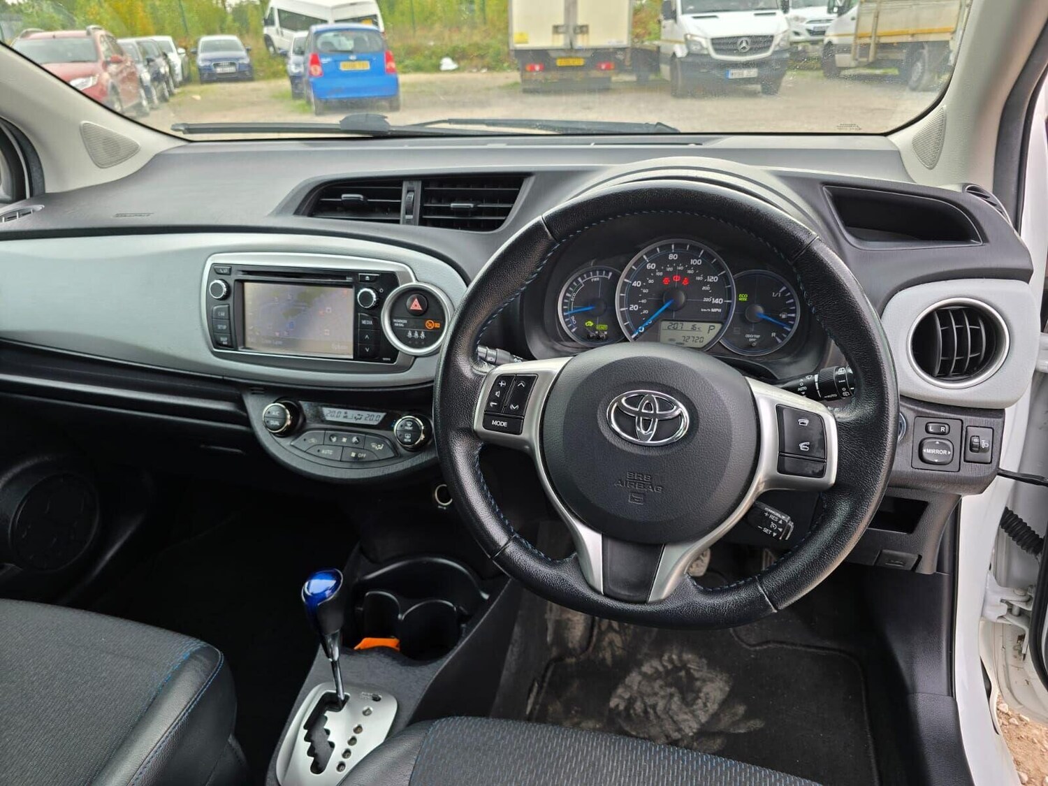 Used Toyota Yaris 2014 for sale - 76224510: Photo 32