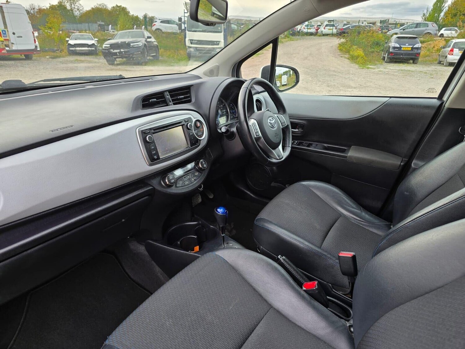 Used Toyota Yaris 2014 for sale - 76224510: Photo 35