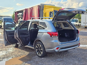 Used Mitsubishi Outlander 2016 for sale - 75821042: Photo