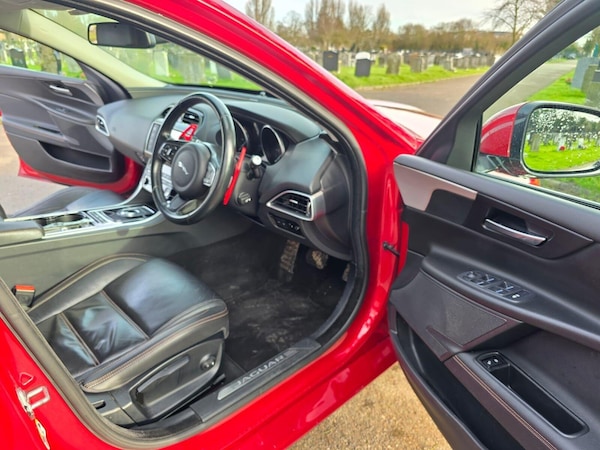 Used Jaguar XE 2017 for sale - 75426796: Photo 21