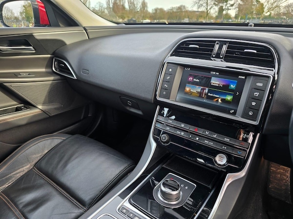 Used Jaguar XE 2017 for sale - 75426796: Photo 26