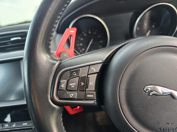 Used Jaguar XE 2017 for sale - 75426796: Photo 32