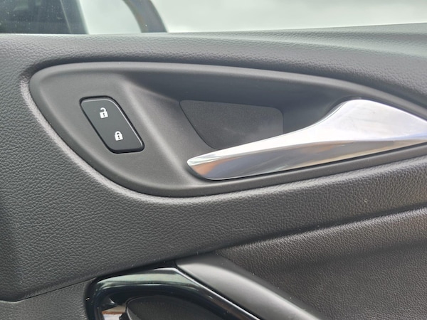 Used Vauxhall Astra 2017 for sale - 75054155: Photo 30