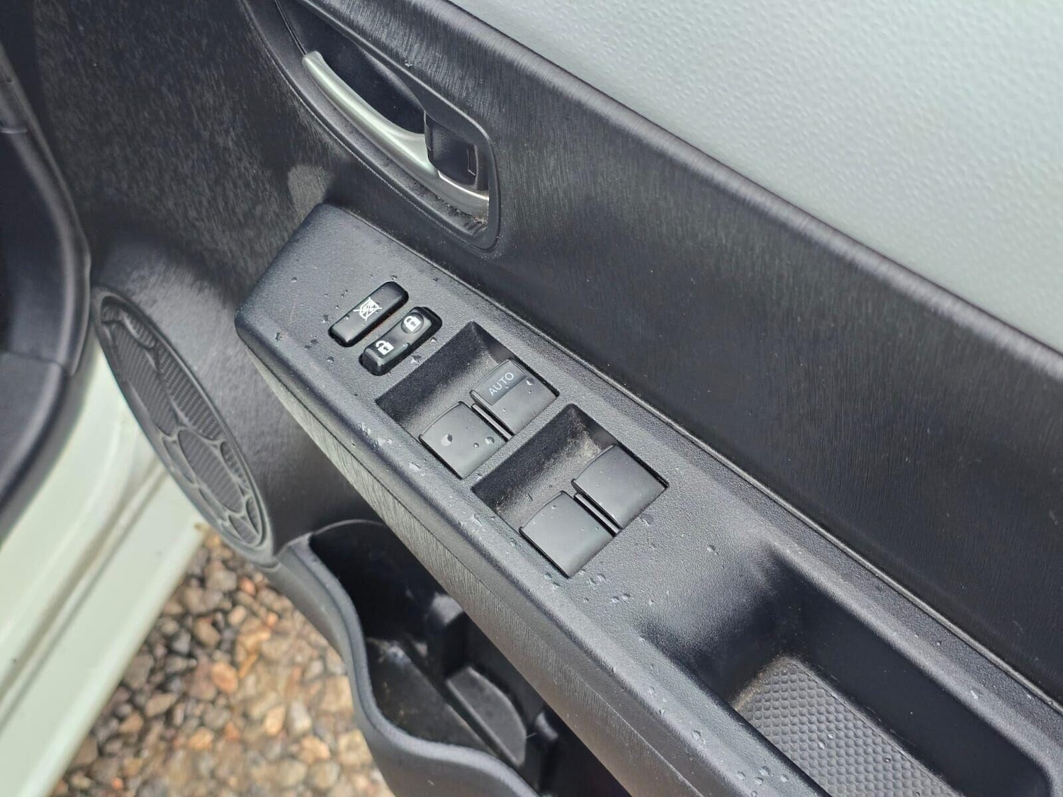 Used Toyota Yaris 2014 for sale - 76569399: Photo 33