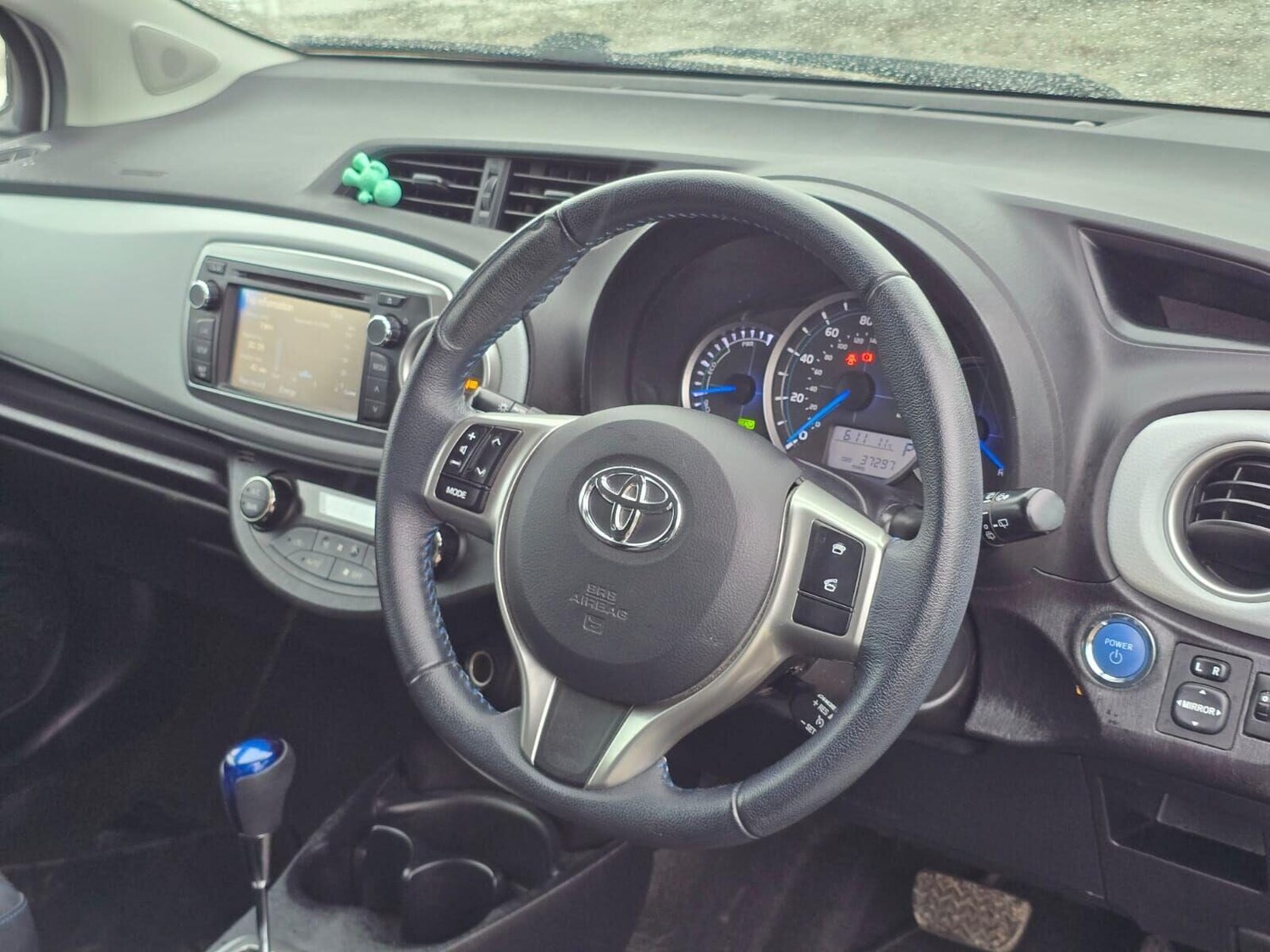 Used Toyota Yaris 2014 for sale - 76569399: Photo 38