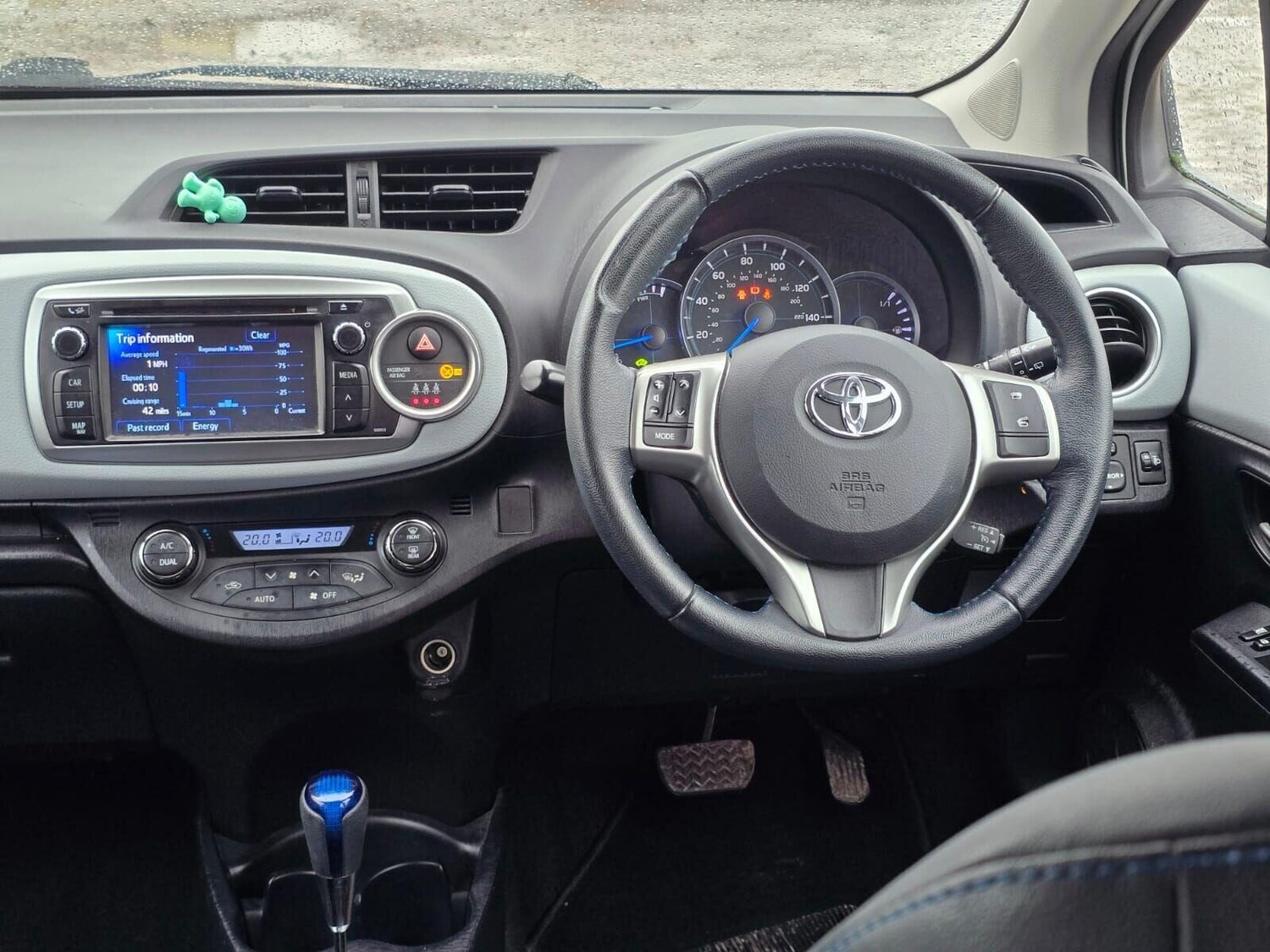 Used Toyota Yaris 2014 for sale - 76569399: Photo 39