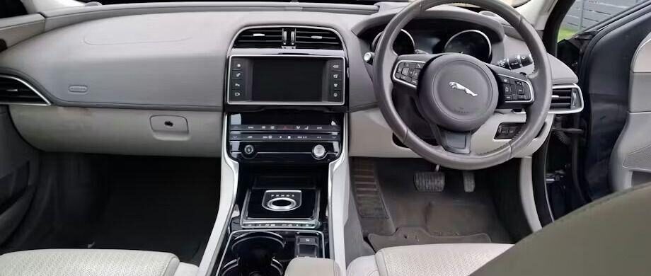 Used Jaguar XE 2016 for sale - 78029607: Photo 5