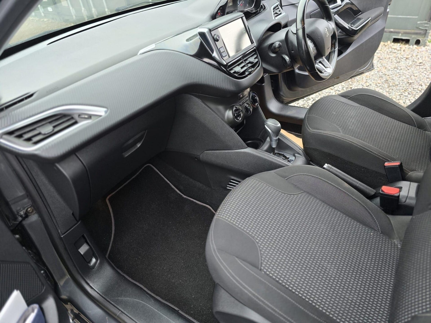 Used Peugeot 208 2016 for sale - 77571201: Photo 36