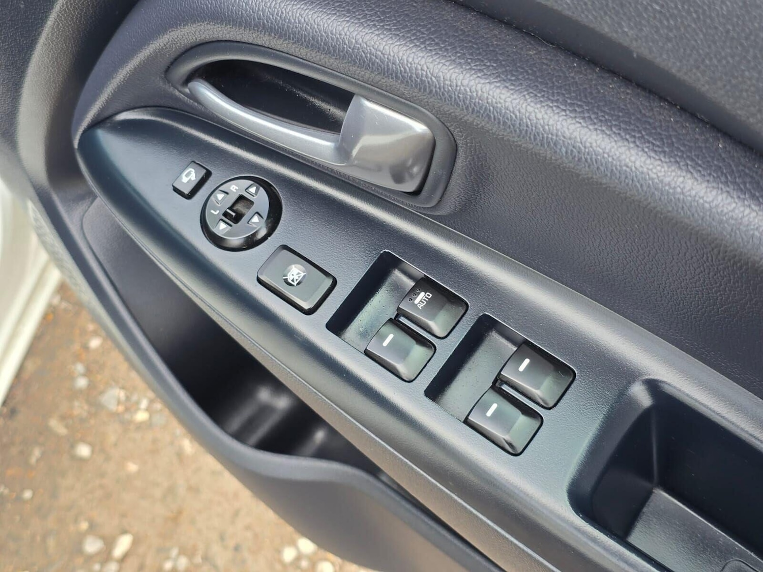 Used Kia Rio 2016 for sale - 76098579: Photo 24