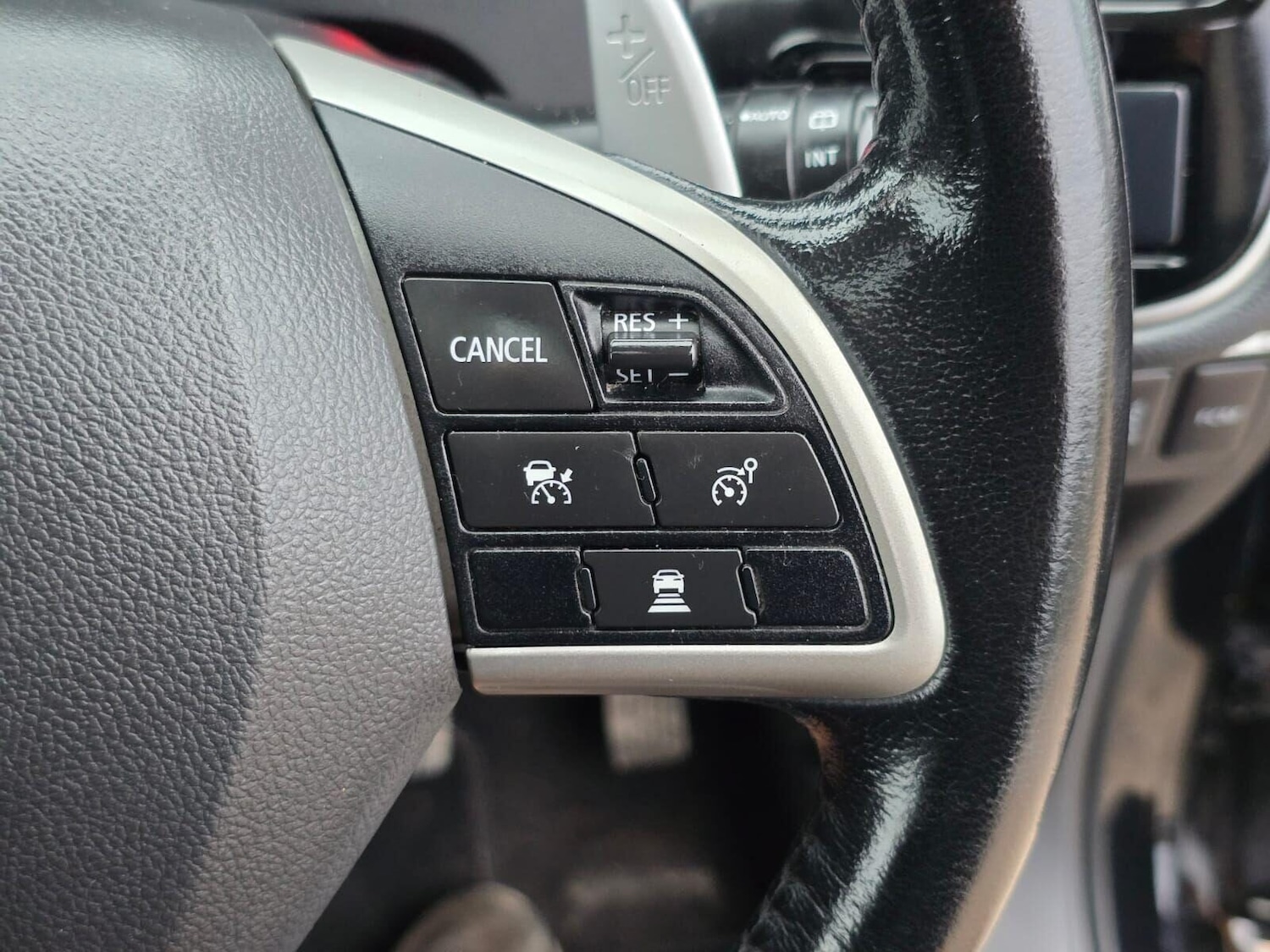 Used Mitsubishi Outlander 2014 for sale - 76040308: Photo 31