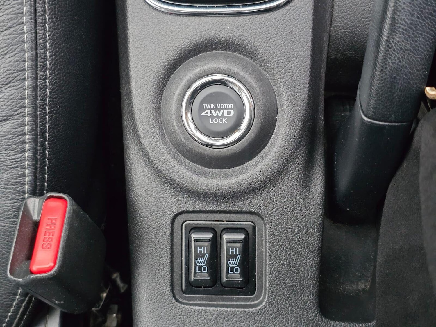 Used Mitsubishi Outlander 2014 for sale - 76040308: Photo 33