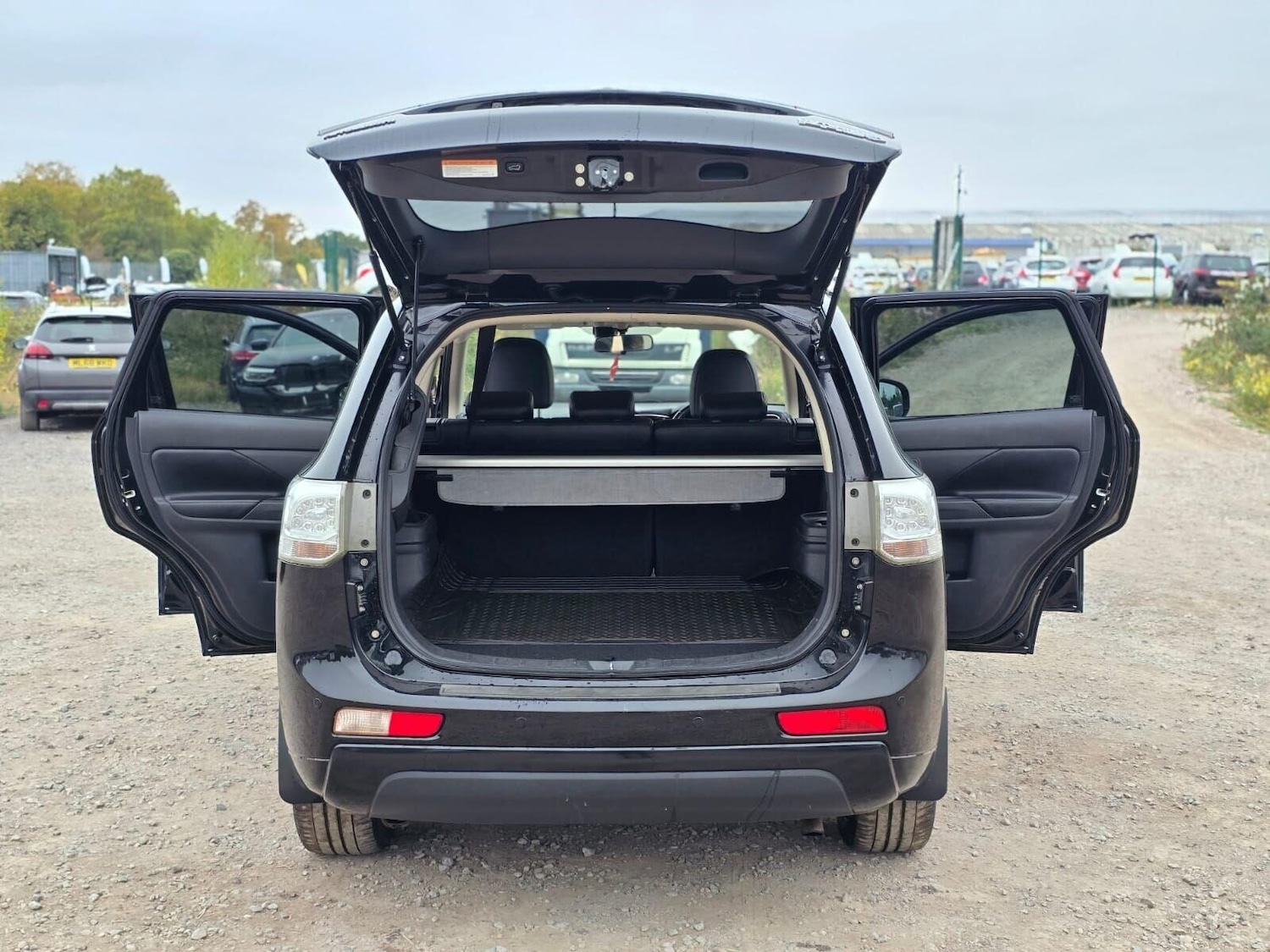 Used Mitsubishi Outlander 2014 for sale - 76040308: Photo 39