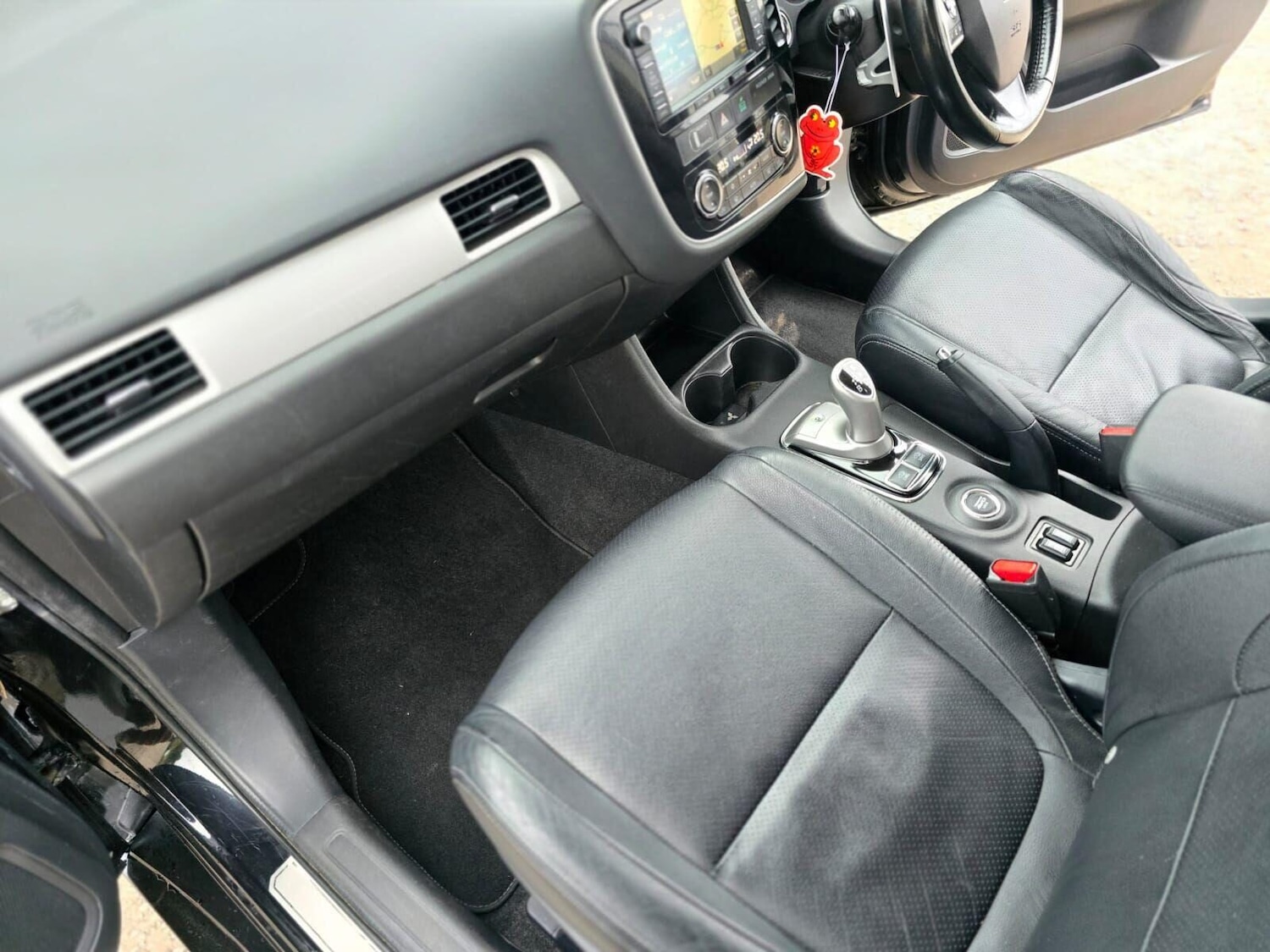 Used Mitsubishi Outlander 2014 for sale - 76040308: Photo 43