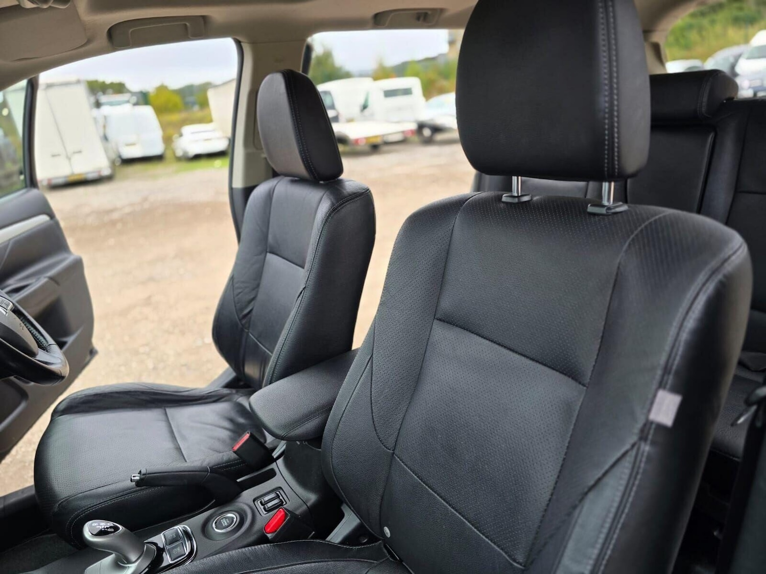 Used Mitsubishi Outlander 2014 for sale - 76040308: Photo 44