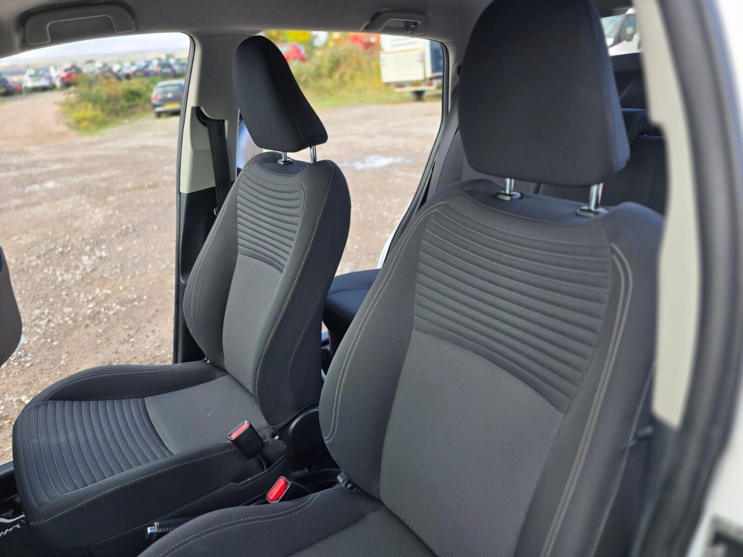 Used Toyota Yaris 2016 for sale - 76185954: Photo 38