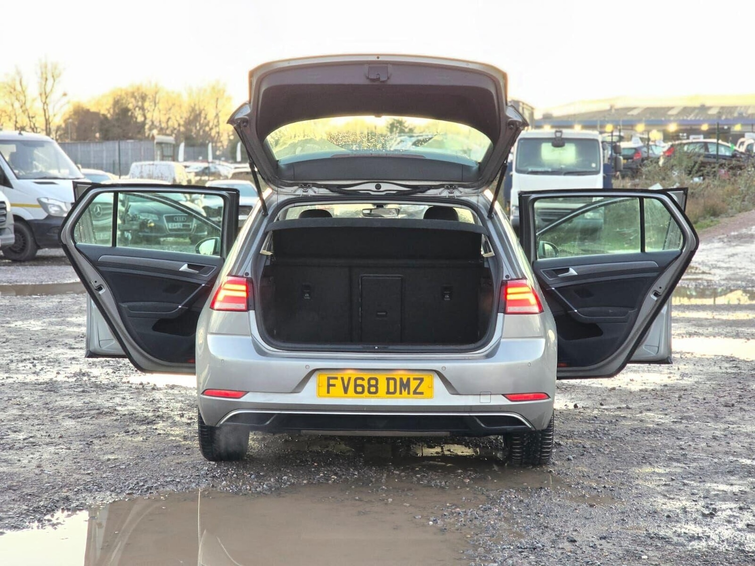 Used Volkswagen Golf 2018 for sale - 76637331: Photo 38