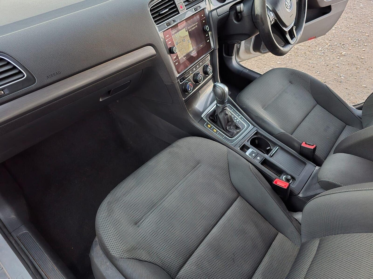 Used Volkswagen Golf 2018 for sale - 76637331: Photo 41